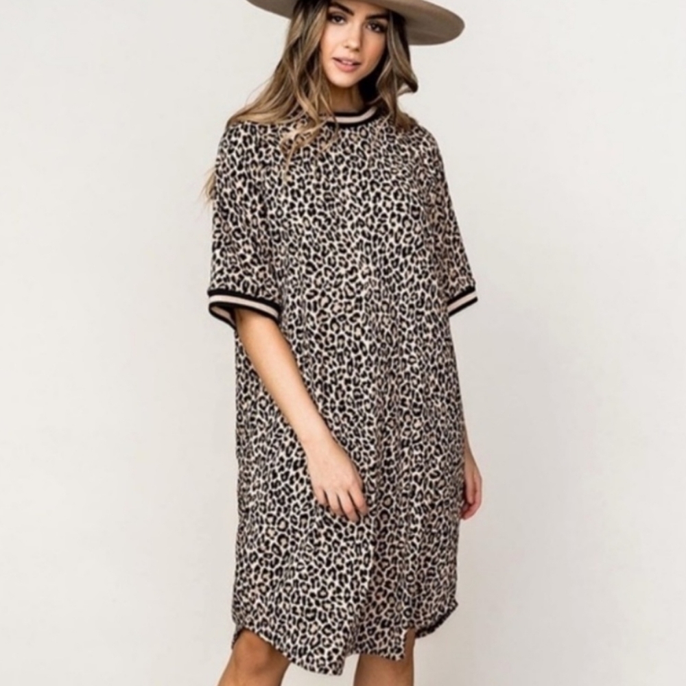 Dressed in LaLa Frankie Leopard Print T-Shirt Shift Dress Small